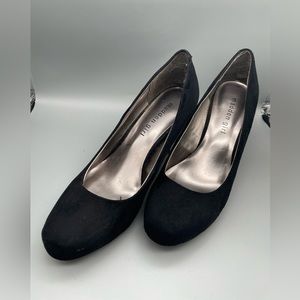Women’s black Madden Girl high heeled shoes. Size 7.5. AC043